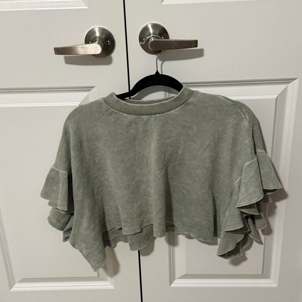 Altar-d-state Women's Green and Grey Crop-top